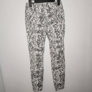 Snakeskin Print Pants Button Fly Ankle Length Stylish Design‎